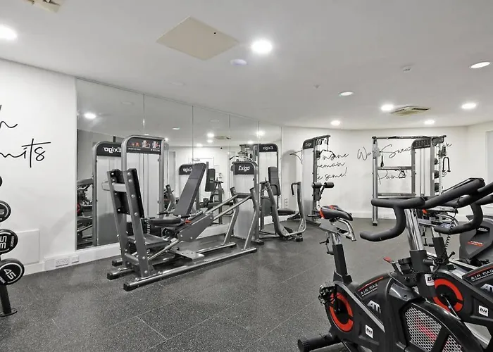 Modern, City Centre, Studio Apartment With Free Wifi, Gym Access, Netflix - West One