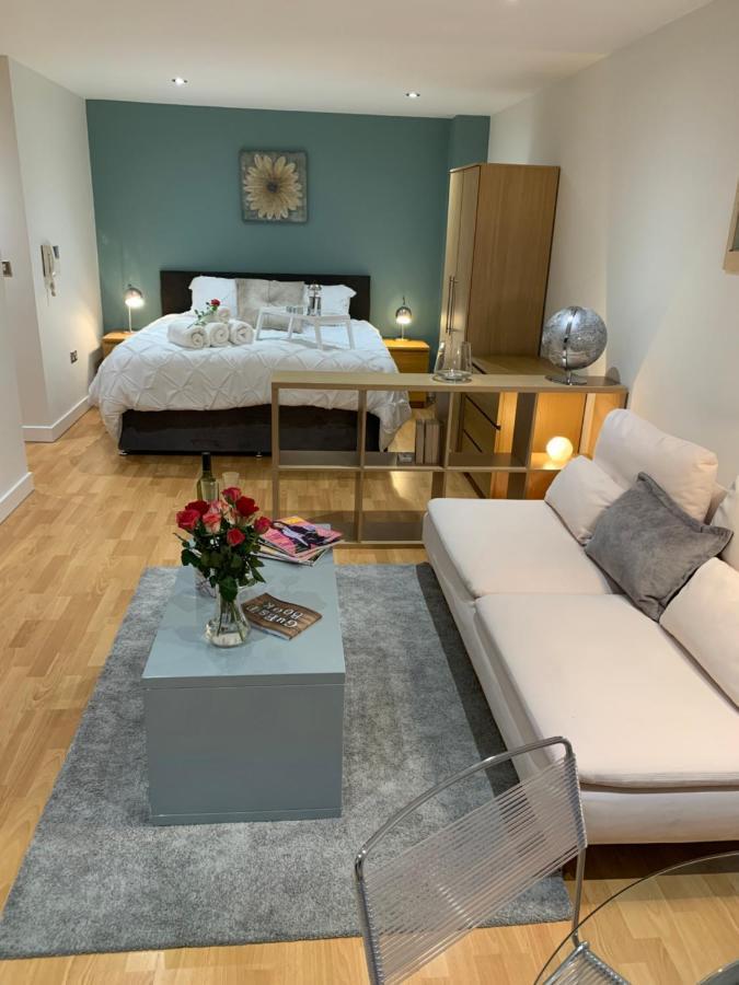 Modern, Centre, With Free Wifi, Gym Access, Netflix - West One Appartement